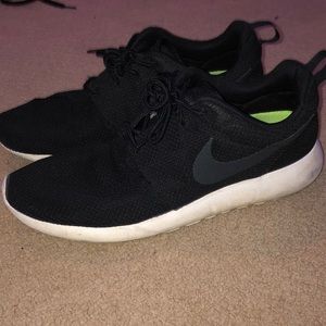 Nike roshes